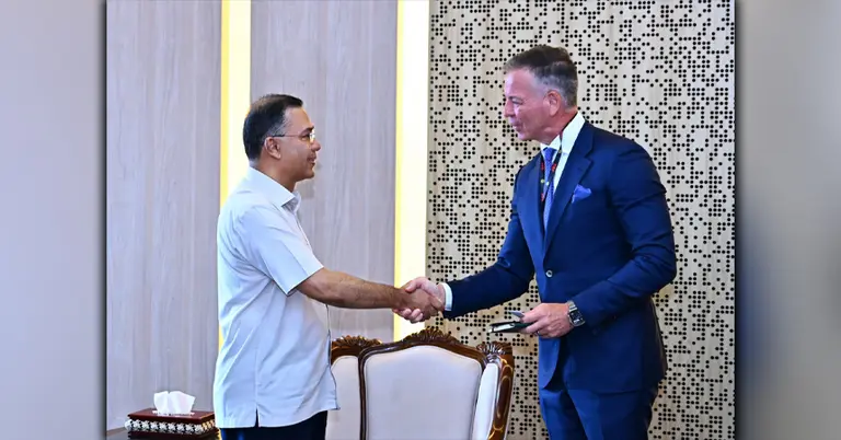 প্রধানমন্ত্রীর সঙ্গে স্টিফেন কারপিন